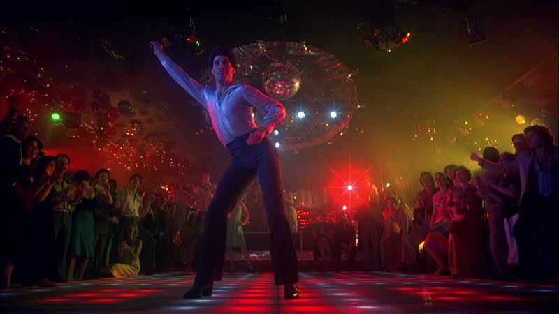 John Travolta in una scena de La febbre del sabato sera.