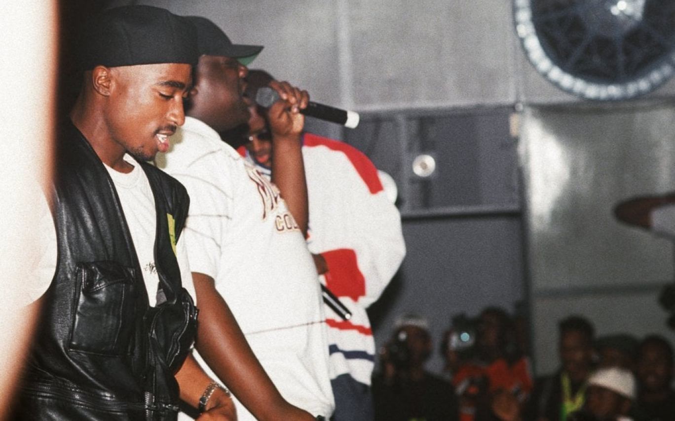 Le morti misteriose di Tupac e Notorious B.I.G. diventano una serie tv