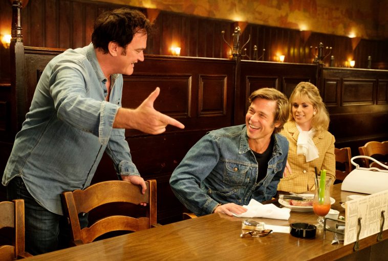 Tarantino e Brad Pitt sul set di C'era una volta a... Hollywood