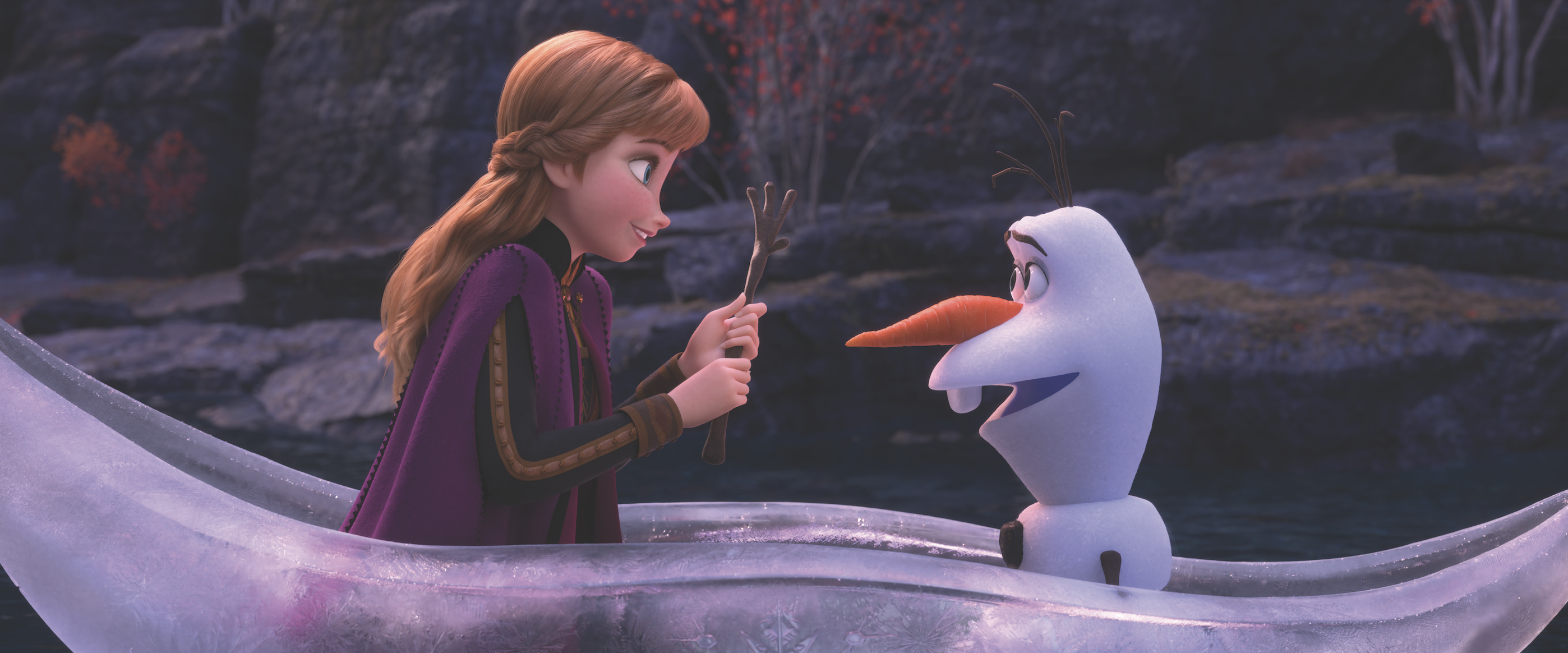 Anna e Olaf in una scena di Frozen 2