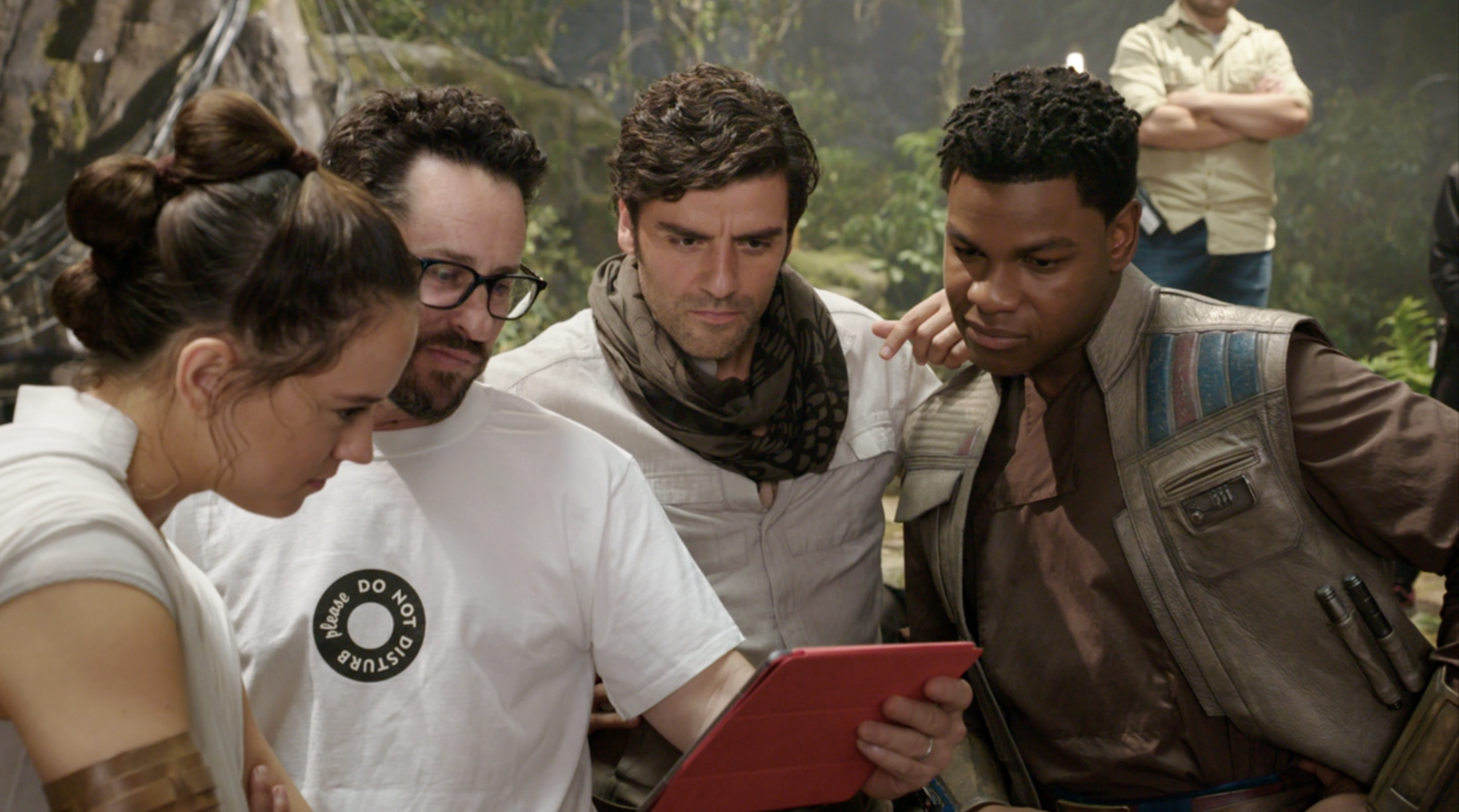 Daisy Ridley, J.J. Abrams, Oscar Isaac e John Boyega sul set di Star Wars: L'Ascesa di Skywalker