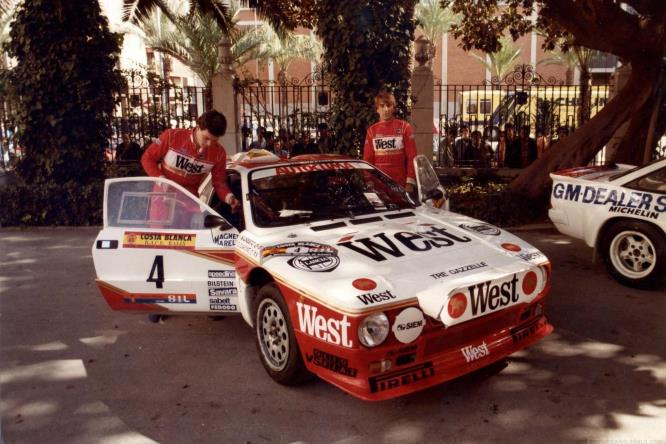 La Lancia Rally, con Carlo Capone sulla destra