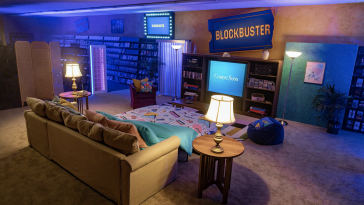 Tutto pronto per il pigiama party nel Blockbuster di Bend