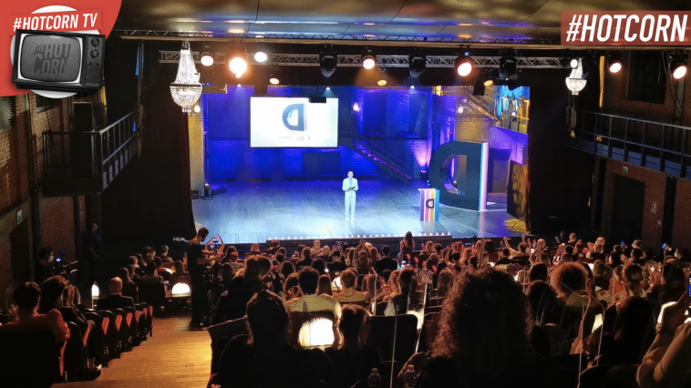 Diego Passoni sul palco dei Diveristy Media Awards 2021