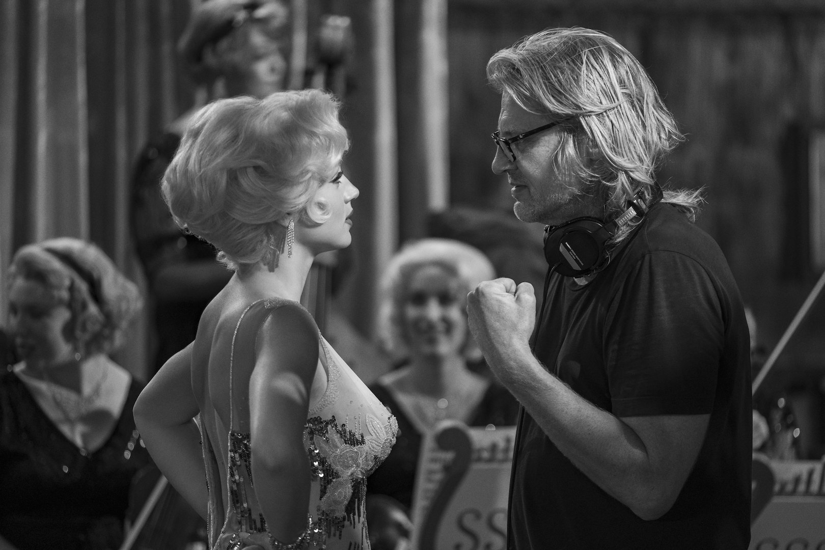 Ana de Armas e Andrew Dominik sul set di Blonde. Foto di Matt Kennedy
