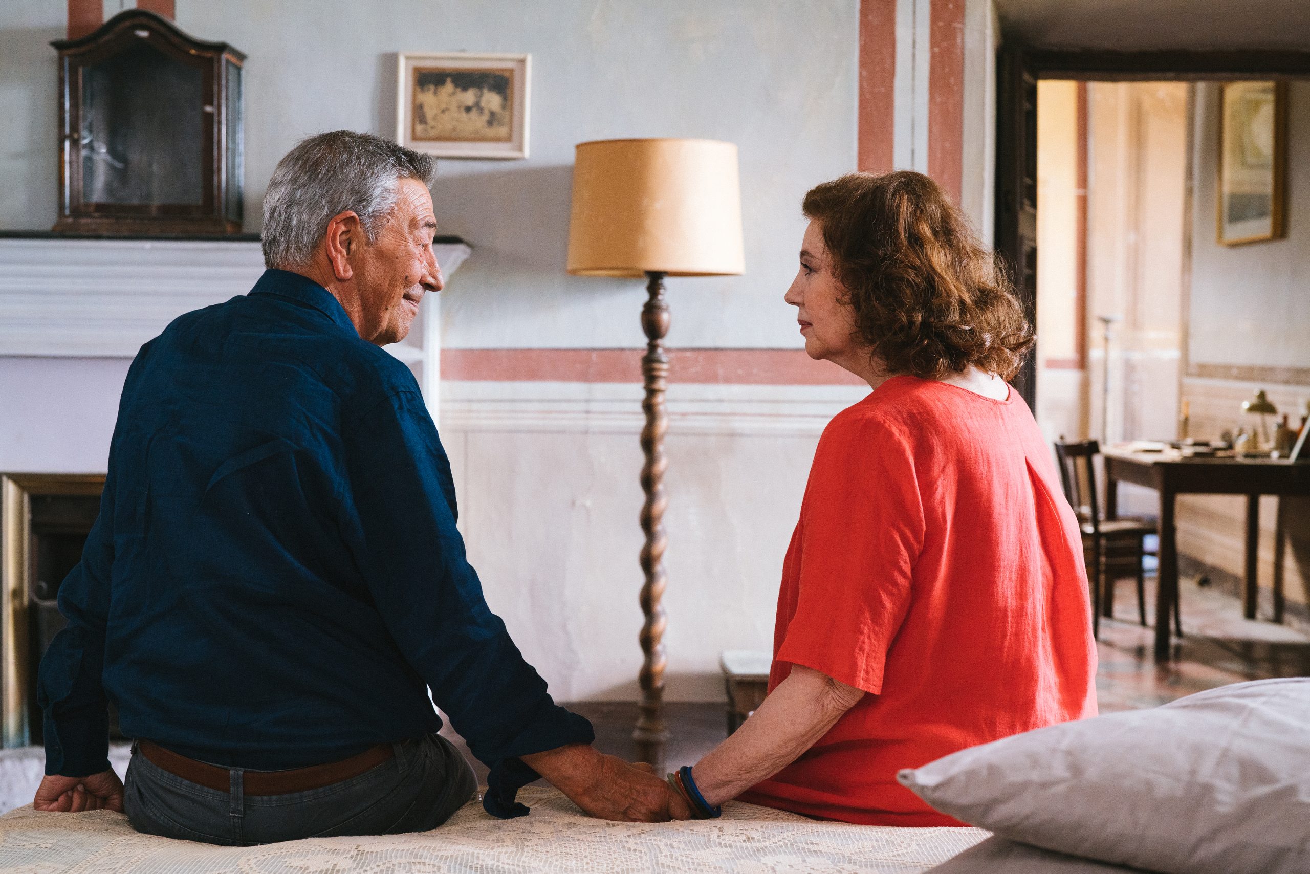 Gianni Di Gregorio e Stefania Sandrelli in una scena di Astolfo