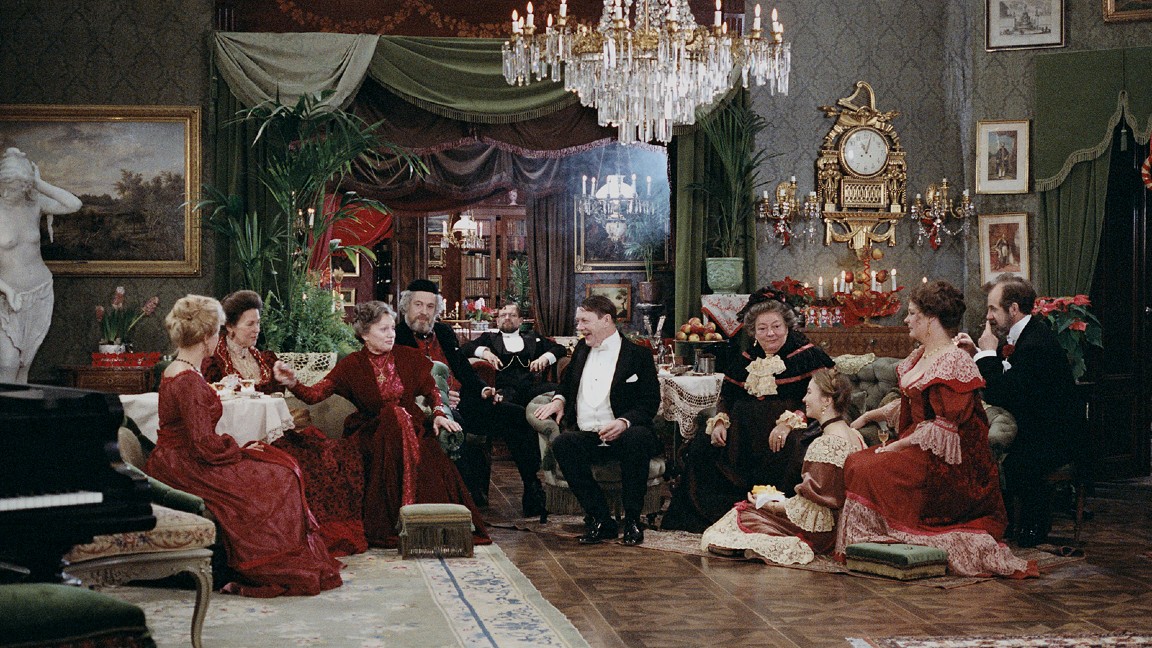 Fanny e Alexander fu distribuito al cinema il 17 dicembre 1982