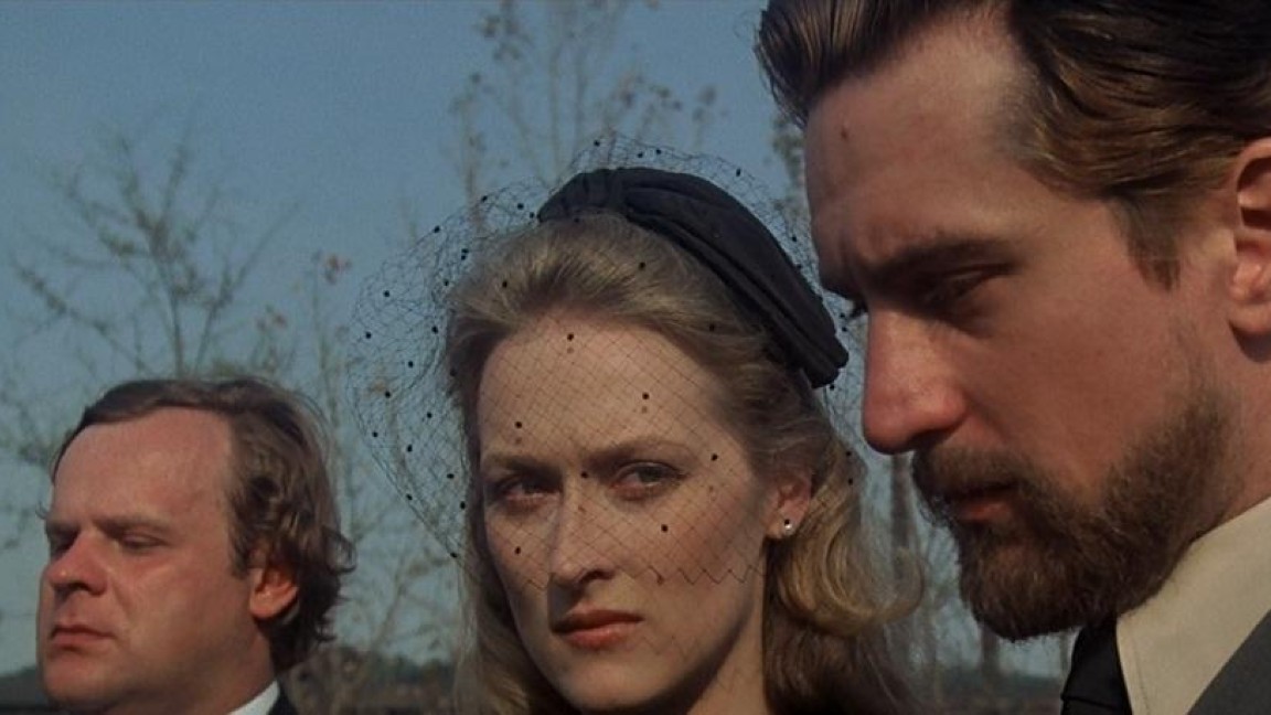 George Dzundza, Meryl Streep e Robert De Niro in una scena de Il cacciatore