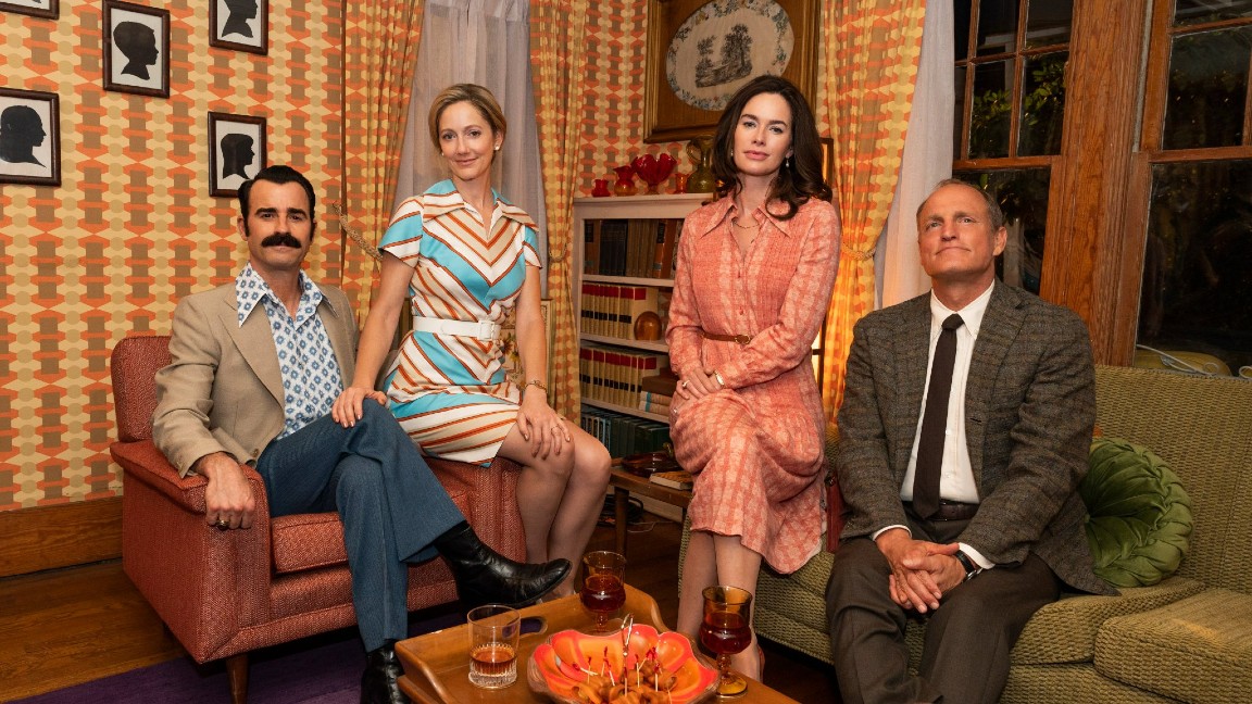Justin Theroux, Judy Greer, Lena Headey e Woody Harrelson sul set della miniserie HBO