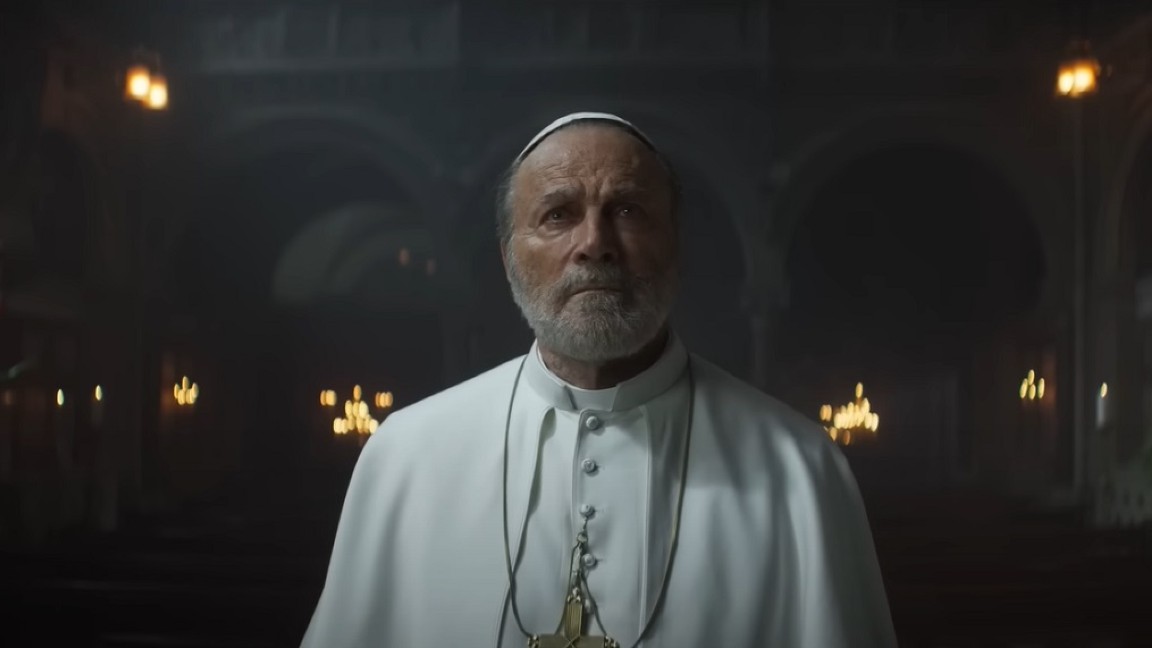 Franco Nero è il Papa, liberamente ispirato a Giovanni Paolo II in una scena del film