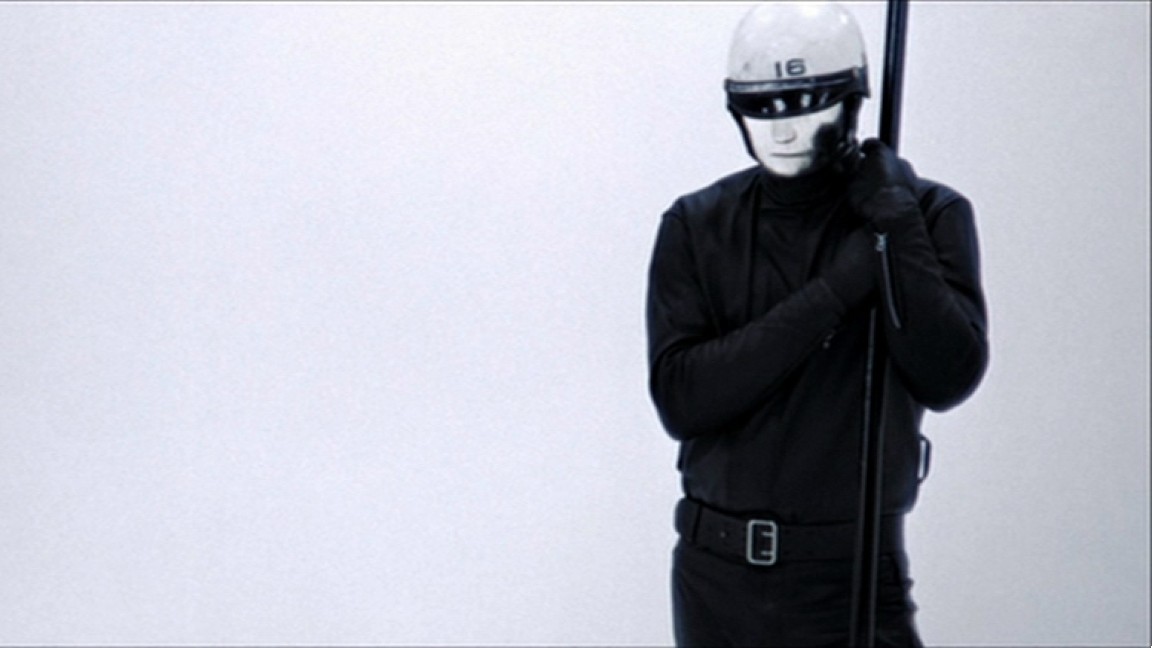 Le guardie di sicurezza, automi depersonalizzati, i nemici nel futuro di THX 1138