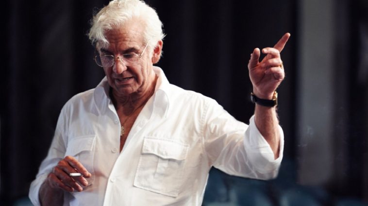 Un irriconoscibile Bradley Cooper darà vita a Leonard Bernstein in Maestro