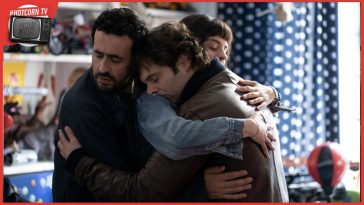Pio Marmaï, Jonathan Cohen e Noémie Merlant in una scena di Un anno difficile di Olivier Nakache e Éric Toledano, al cinema dal 30 novembre