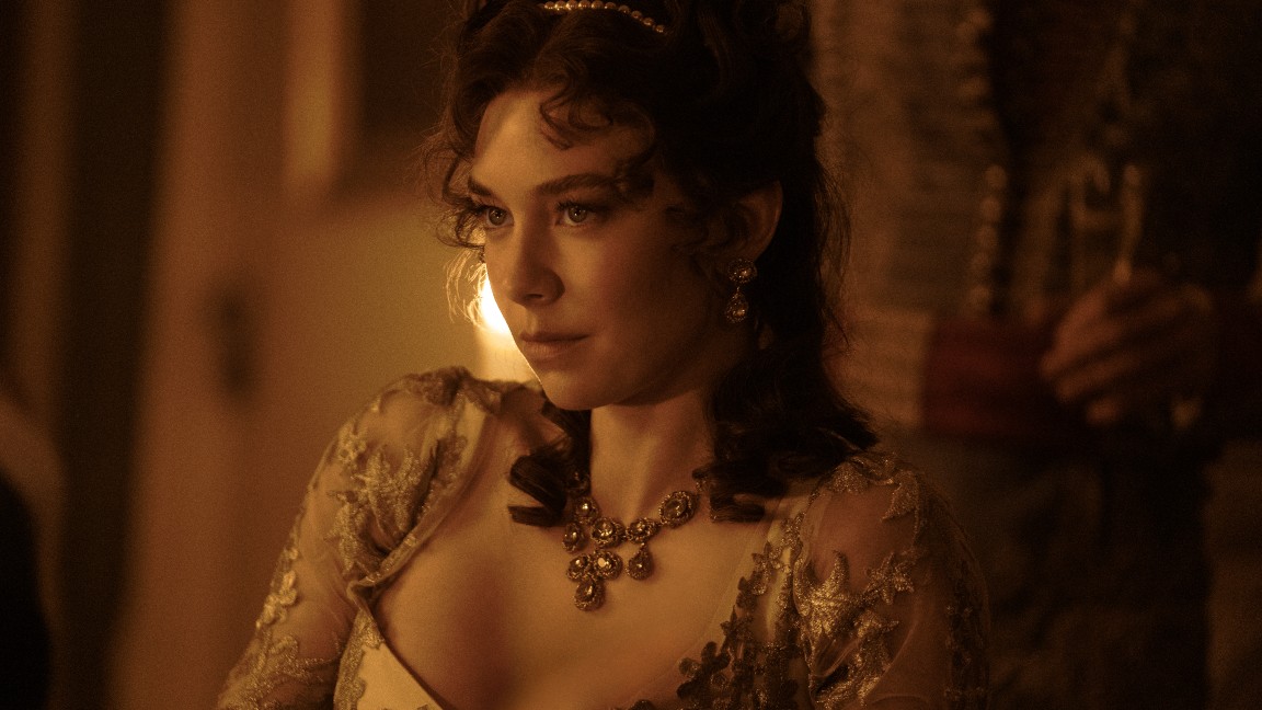 Vanessa Kirby è una grande Giuseppina Bonaparte in Napoleon