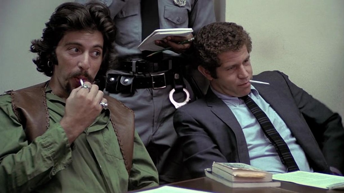 Al Pacino e Tony Roberts in una scena del film