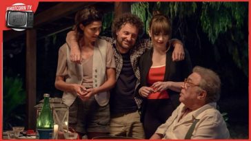 Giulia Bevilacqua, Leonardo Pieraccioni, Chiara Francini e Nino Frassica in una scena di Pare Parecchio Parigi, al cinema dal 18 gennaio con 01 Distribution