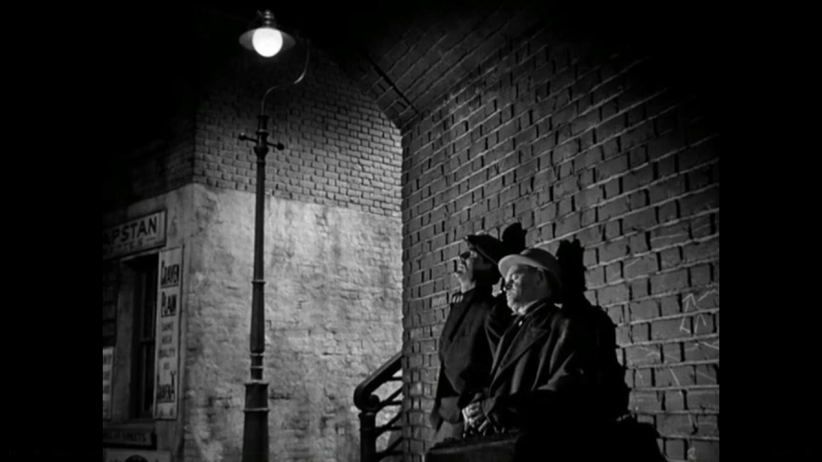 Il Ribelle di Clifford Odets fu distribuito nelle sale cinematografiche statunitensi il 17 ottobre 1944