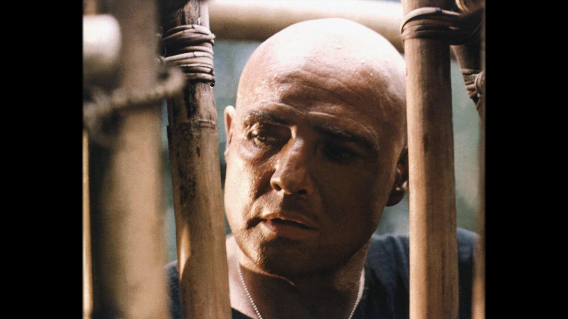 Marlon Brando in una scena di Apocalypse Now di Francis Ford Coppola