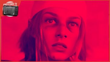Hunter Schafer in un estratto di uno dei poster promozionali di Cuckoo di Tilman Singer, prossimamente al cinema