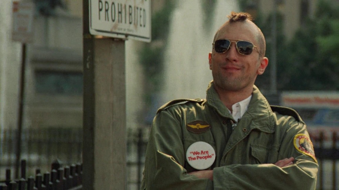 Robert De Niro in una scena di Taxi Driver