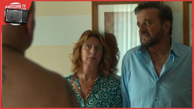 Angela Finocchiaro e Christian De Sica in una scena di Ricchi a tutti i costi di Giovanni Bognetti, dal 4 giugno su Netflix