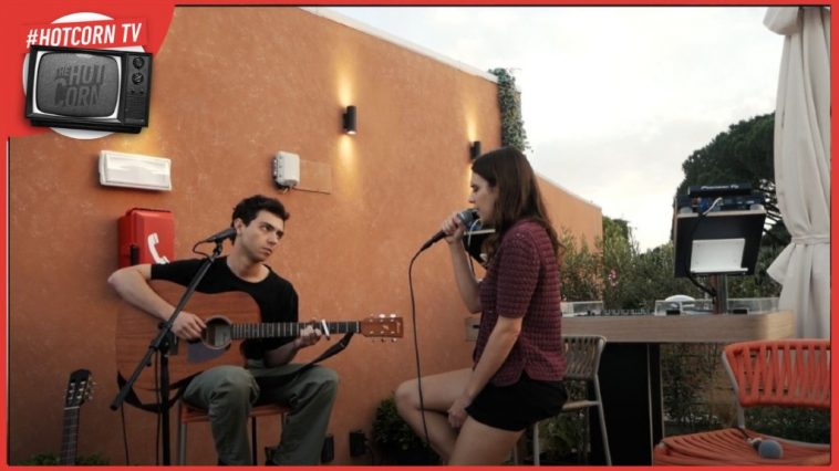 Valeria Bono e Tiziano Scirè sono i protagonisti della puntata speciale di Hot Corn Sessions: alzate il volume...