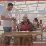 Lillo in una scena di Cortina Express di Eros Puglielli: A Natale al cinema con Medusa Film e Prime Video
