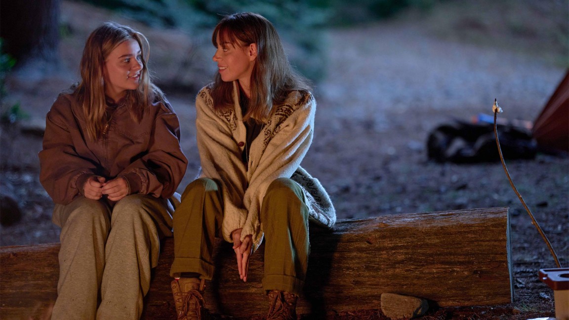 Aubrey Plaza e Maisy Stella in un momento del film