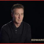 Edward Norton ci accompagna dietro le quinte di A Complete Unknown: Dal 23 gennaio al cinema con Searchlight Pictures
