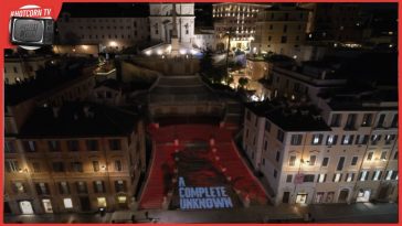 La scalinata di Piazza di Spagna si veste di A Complete Unknown: Dal 23 gennaio al cinema