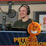 Pete Davidson in sala doppiaggio per Dog Man, un film animato di Peter Hastings