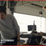Joseph Kosinski e Brad Pitt sul set di F1
