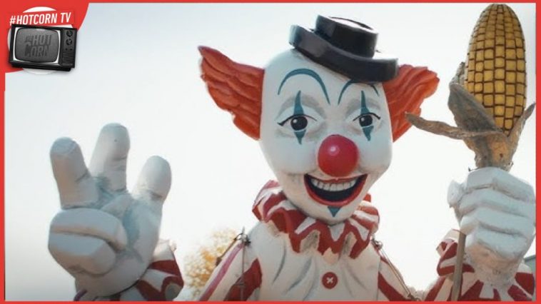 Una scena di Clown In A Cornfield