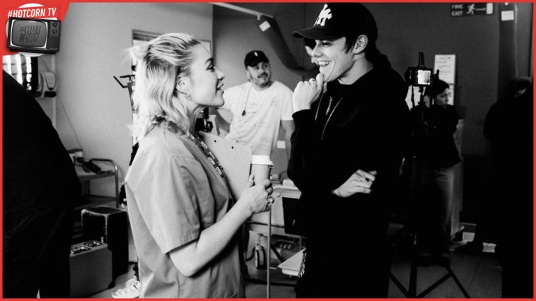 Yungblud e Florence Pugh sul set del video del singolo Zombie