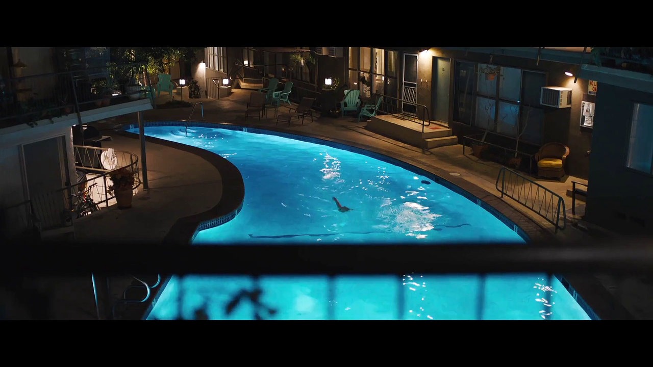 A scene from Under the Silver Lake.